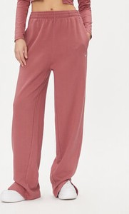 Różowe spodnie sportowe Reebok w sportowym stylu z dresówki