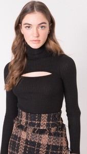 Czarny sweter By Sally Fashion w stylu casual