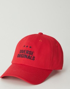 Czerwona czapka Diverse