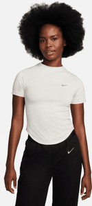 Bluzka Nike z krótkim rękawem w sportowym stylu