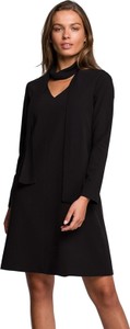 Czarna sukienka Stylove mini z dekoltem w kształcie litery v z długim rękawem