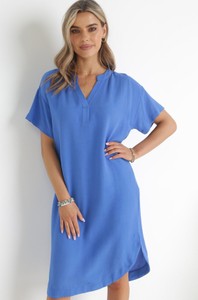 Niebieska sukienka born2be midi w stylu casual z krótkim rękawem