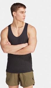 Czarna koszulka Adidas z krótkim rękawem w sportowym stylu