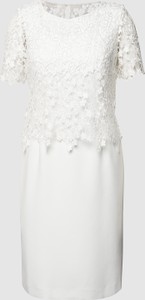 Sukienka Apart Fashion z okrągłym dekoltem ołówkowa mini