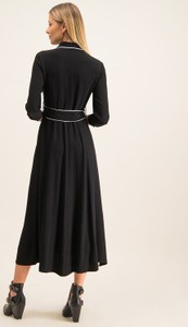 Czarna sukienka Pinko midi z długim rękawem koszulowa