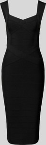 Czarna sukienka Lipsy bez rękawów dopasowana