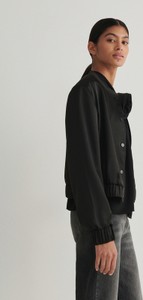 Czarna kurtka Reserved krótka w stylu casual