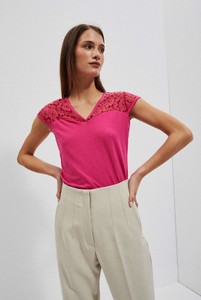 Różowa bluzka Moodo.pl z dekoltem w kształcie litery v z krótkim rękawem