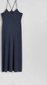 Granatowa sukienka Reserved maxi z dekoltem w kształcie litery v prosta
