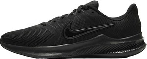 Czarne buty sportowe Nike sznurowane z tkaniny w sportowym stylu