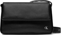 Czarna torebka Calvin Klein w młodzieżowym stylu na ramię średnia