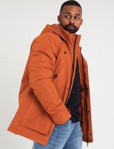 Pomarańczowa kurtka Gate krótka w młodzieżowym stylu