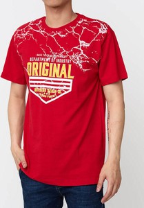 Czerwony t-shirt Royalfashion.pl w młodzieżowym stylu