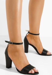 Czarne sandały Zapatos ze skóry z klamrami
