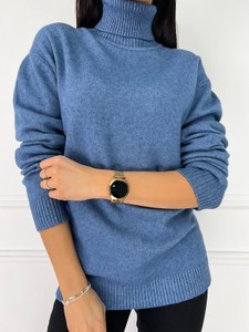 Niebieski sweter ModnaKiecka.pl w stylu casual