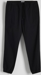Czarne spodnie Reserved w stylu casual z tkaniny