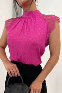 Różowa bluzka IVET w stylu casual z krótkim rękawem z okrągłym dekoltem