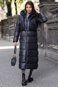 Czarny płaszcz IVET z kapturem w stylu casual