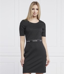 Czarna sukienka Calvin Klein z krótkim rękawem w stylu casual mini