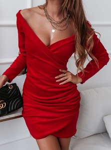 Czerwona sukienka Pakuten z dekoltem w kształcie litery v z długim rękawem z weluru
