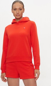 Czerwona bluza Calvin Klein w młodzieżowym stylu