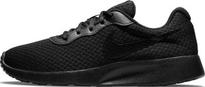 Czarne buty sportowe Nike sznurowane tanjun z płaską podeszwą