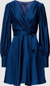 Niebieska sukienka Swing z dekoltem w kształcie litery v kopertowa z długim rękawem