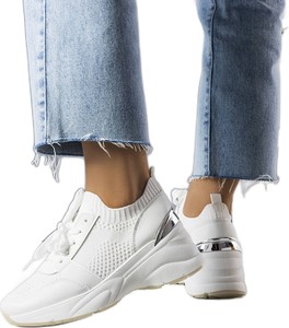 Buty sportowe BM sznurowane w sportowym stylu na koturnie
