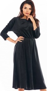 Czarna sukienka Awama z długim rękawem midi w stylu casual