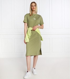 Zielona sukienka Calvin Klein z okrągłym dekoltem w stylu casual z krótkim rękawem