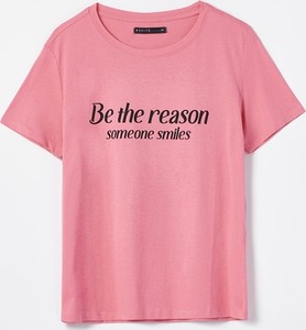 Różowy t-shirt Mohito w młodzieżowym stylu