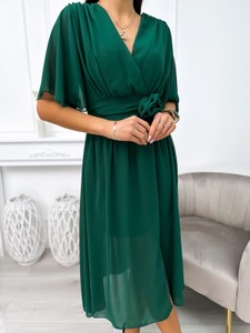 Zielona sukienka ModnaKiecka.pl midi rozkloszowana z szyfonu
