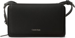 Czarna torebka Calvin Klein średnia ze skóry