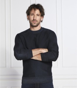 Sweter Hugo Boss z wełny w stylu casual z okrągłym dekoltem
