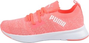 Różowe buty sportowe Puma z płaską podeszwą