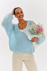 Niebieski sweter Naoko-store.pl w stylu casual