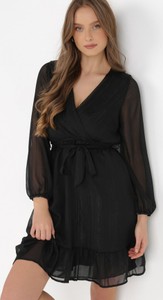 Czarna sukienka born2be mini z dekoltem w kształcie litery v w stylu casual
