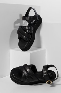 Czarne sandały Answear Lab z klamrami