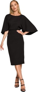 Czarna sukienka MOE z długim rękawem dopasowana z okrągłym dekoltem