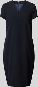 Czarna sukienka Windsor w stylu casual z dekoltem w kształcie litery v