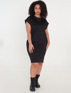 Czarna sukienka Gate w stylu casual z krótkim rękawem t-shirt