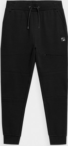 Czarne spodnie sportowe 4F w sportowym stylu