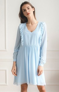 Niebieska sukienka LENITIF mini z długim rękawem z szyfonu