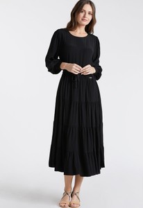 Czarna sukienka Monnari z długim rękawem z okrągłym dekoltem midi