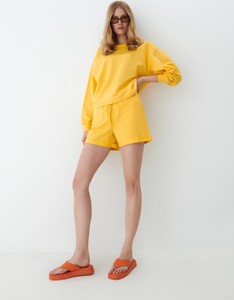Żółte szorty Mohito w stylu casual