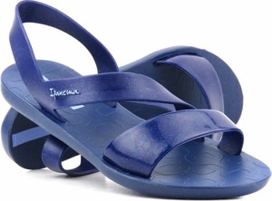 Niebieskie sandały Ipanema z płaską podeszwą