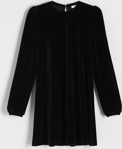 Czarna sukienka Reserved mini z okrągłym dekoltem