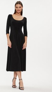 Czarna sukienka Norma Kamali z długim rękawem z okrągłym dekoltem