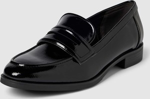 Czarne buty Tamaris z płaską podeszwą lakierowane