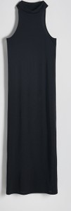 Czarna sukienka Reserved z dekoltem halter